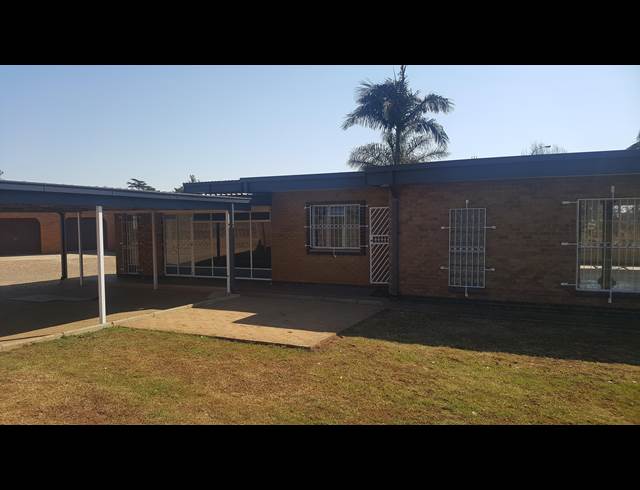 12,140M² WAREHOUSE TO LET IN BREDELL