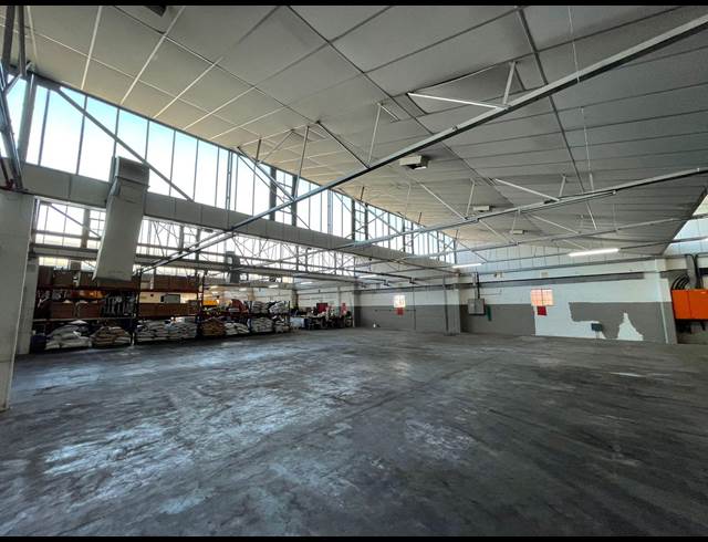 1,455M² WAREHOUSE TO LET IN PAROW INDUSTRIAL