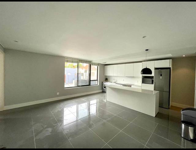 2 bed property to rent in GREEN POINT