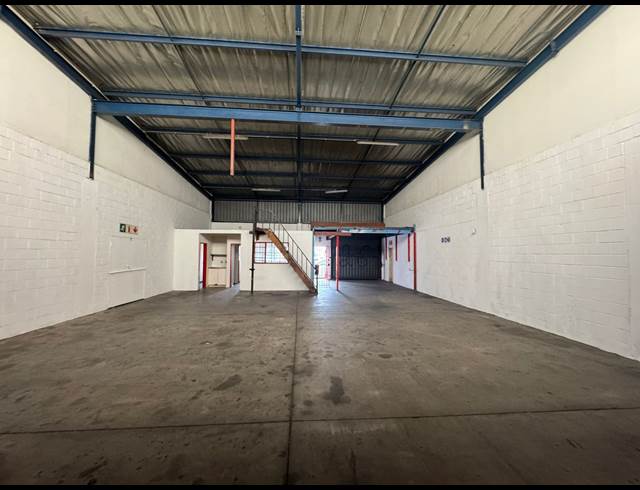 200M² WAREHOUSE TO LET IN EASTLEIGH