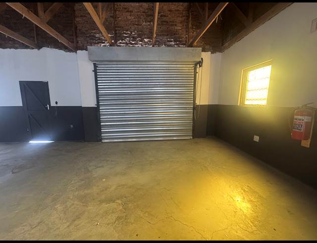 242M² WAREHOUSE TO LET IN WYNBERG