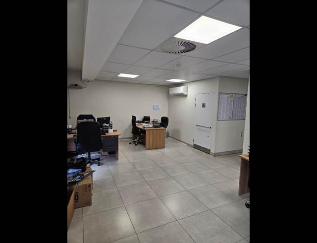 428M² WAREHOUSE TO LET IN STONEWOOD SECURITY ESTATE