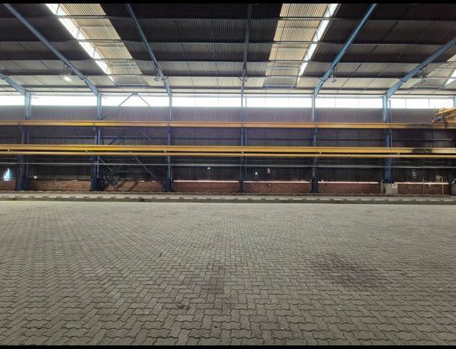 3,240M² WAREHOUSE TO LET IN ROODEKOP