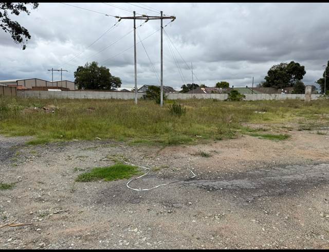 13,000M² INDUSTRIAL YARD TO LET IN COMET