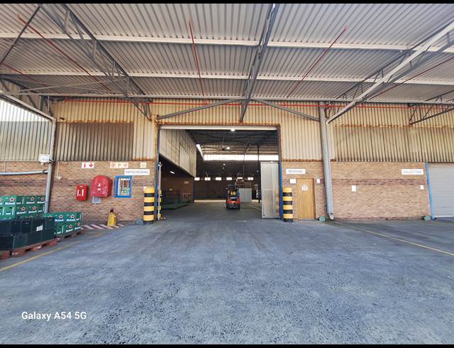 3,197M² WAREHOUSE TO LET IN OTTERY