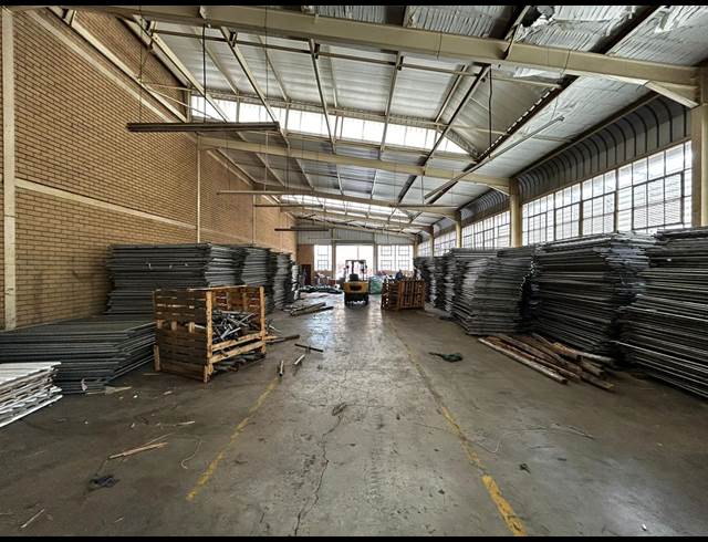 422M² WAREHOUSE TO LET IN KEW