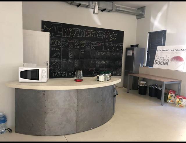 188M² OFFICE TO LET IN WESTLAKE