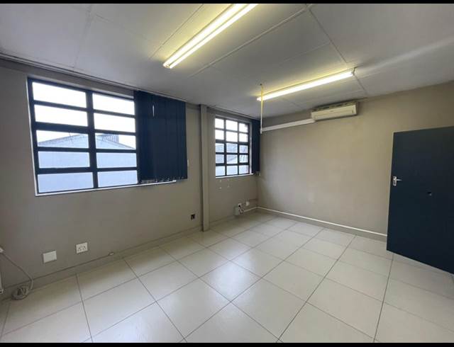 4,600M² WAREHOUSE TO LET IN BEACONVALE