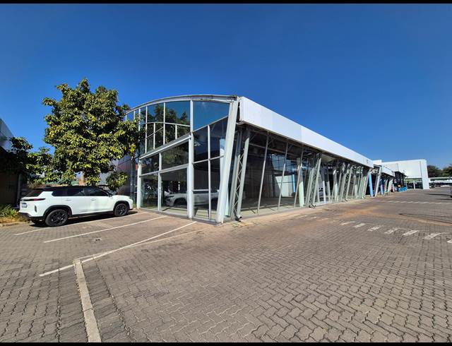 1,841M² SHOWROOM TO LET IN BRUMA