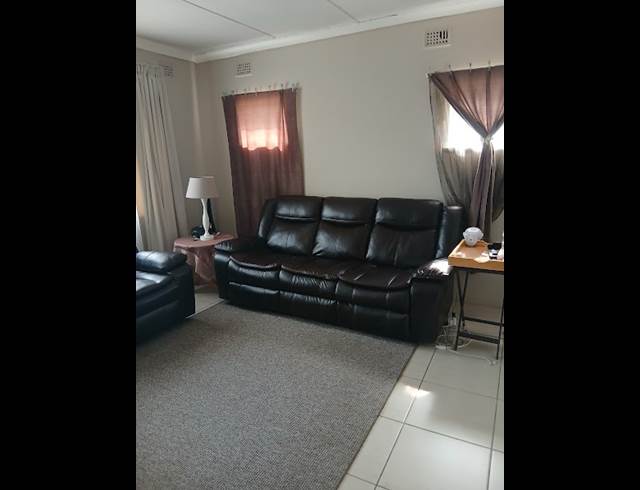 2 bed property to rent in GROSVENOR