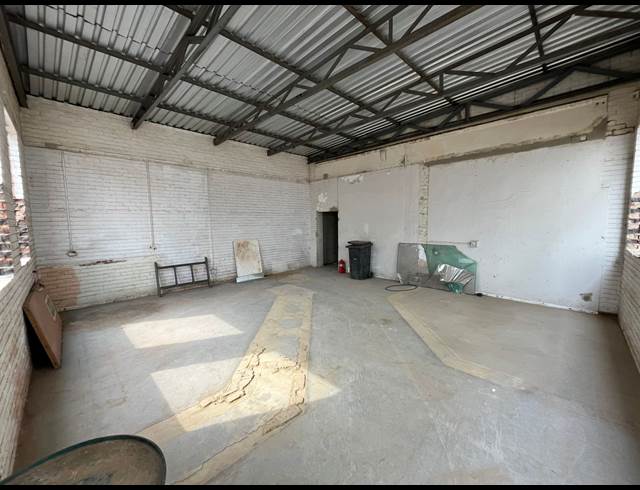 450M² WAREHOUSE TO LET IN NEW ERA
