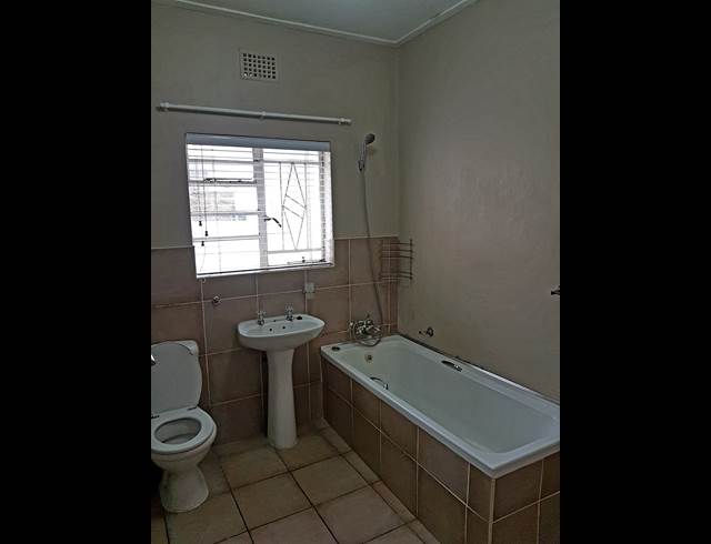 2 bed property to rent in LANGERUG