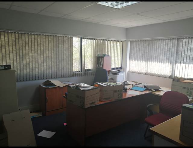 302.72M² OFFICE TO LET IN WESTVILLE