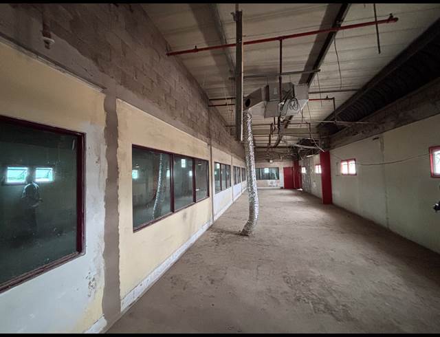 2,500M² WAREHOUSE TO LET IN PHOENIX INDUSTRIAL