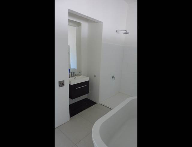 2 bed property to rent in WOODSTOCK