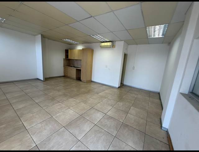 165M² RETAIL TO LET IN INDUSTRIA WEST