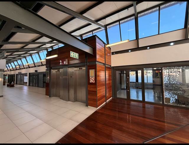 388M² OFFICE TO LET IN GARDENS