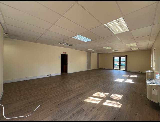 125M² OFFICE TO LET IN HIGHVELD