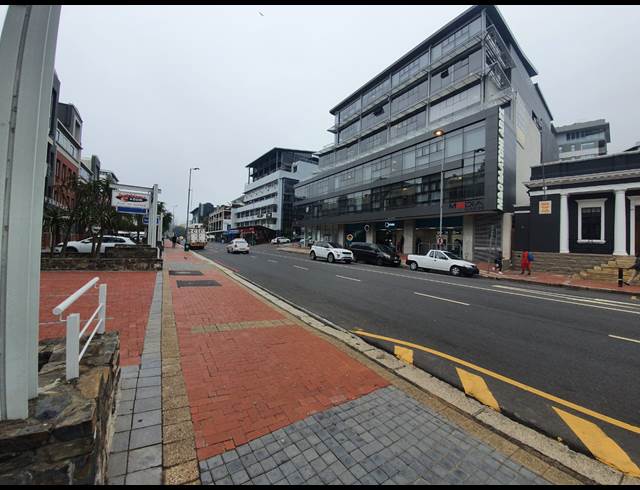 1,211M² OFFICE TO LET IN DE WATERKANT