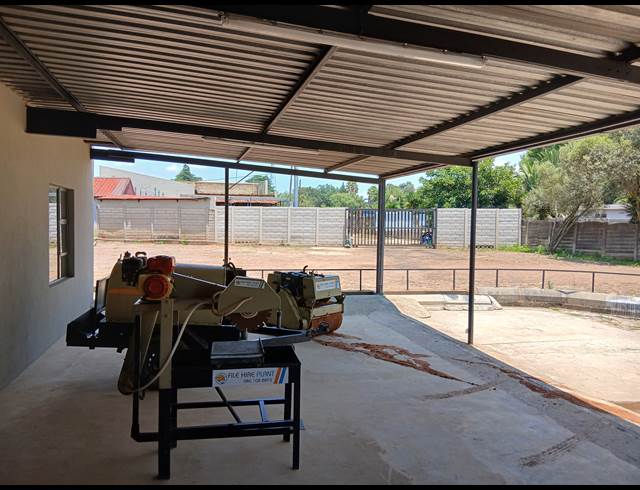 Business property to rent in BRENTWOOD PARK