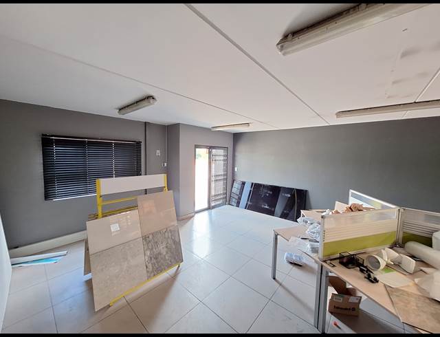 472M² WAREHOUSE TO LET IN STRIJDOMPARK