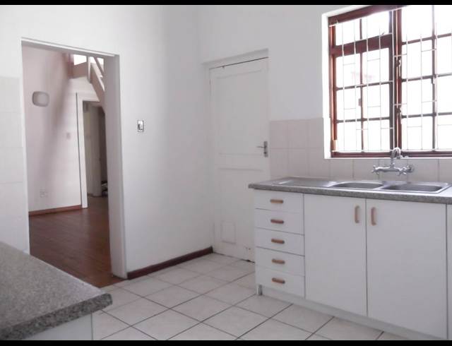 2 bed property to rent in WOODSTOCK