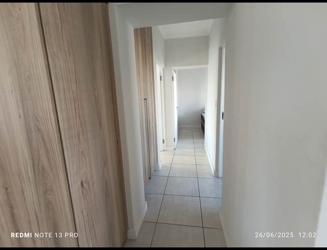 2 BEDROOM APARTMENT TO LET IN BALLITO CENTRAL