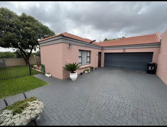 3 BEDROOM PROPERTY TO RENT IN GLEN MARAIS