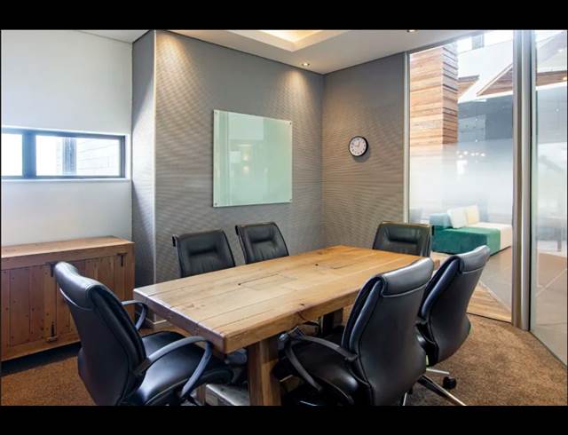 8M² OFFICE TO LET IN LYNNWOOD MANOR