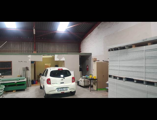 250M² WAREHOUSE TO LET IN ANDERBOLT