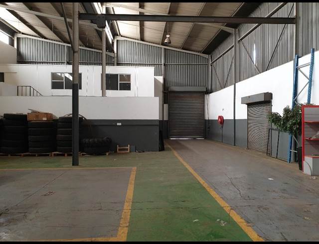 440M² WAREHOUSE RENTED IN WADEVILLE