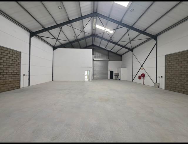 706M² WAREHOUSE TO LET IN FIRGROVE INDUSTRIAL ESTATE