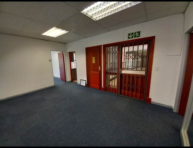 282M² OFFICE TO LET IN BRYANSTON
