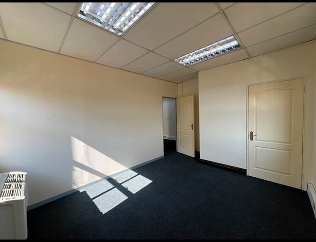 125M² OFFICE TO LET IN HIGHVELD