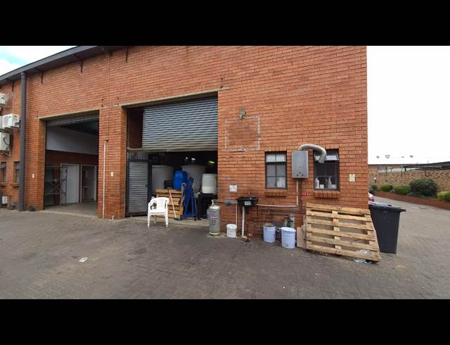 213M² WAREHOUSE TO LET IN HENNOPSPARK