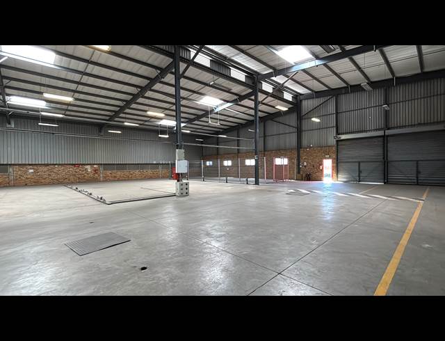 2,369M² WAREHOUSE TO LET IN JET PARK