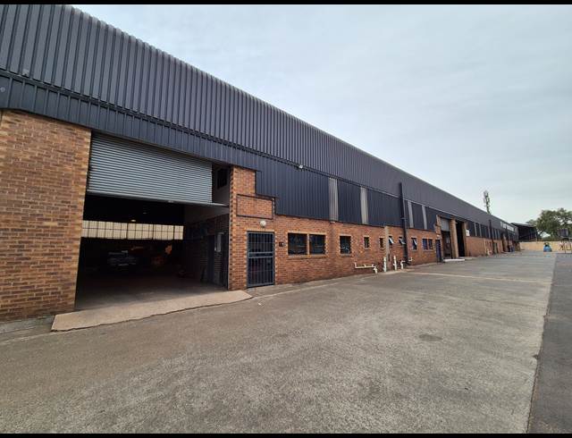 490M² WAREHOUSE TO LET IN DRIEHOEK