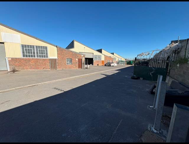 481M² WAREHOUSE TO LET IN BROADLANDS PARK