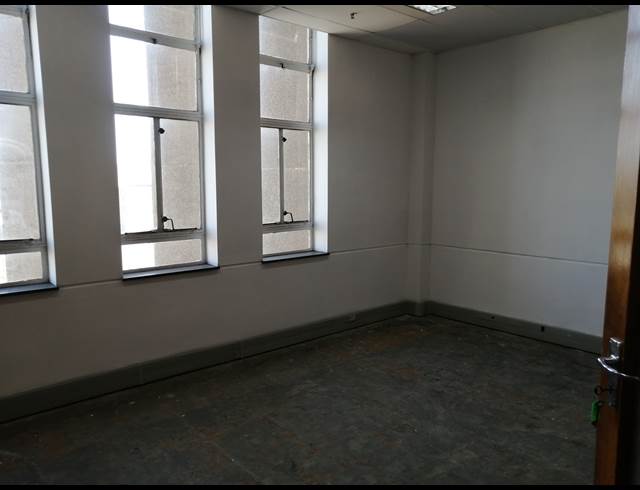 760M² OFFICE TO LET IN CONGELLA