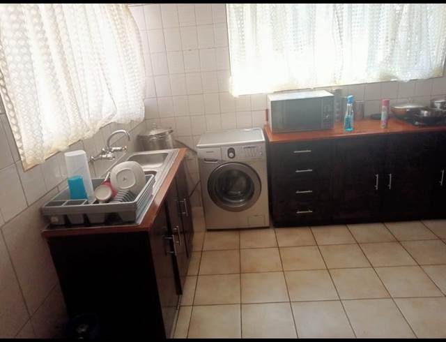 2 bed property to rent in RIDGEWAY