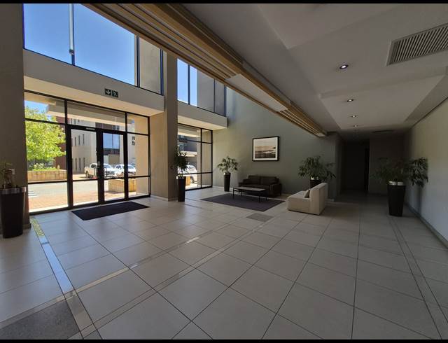 646M² OFFICE TO LET IN SANDTON CENTRAL