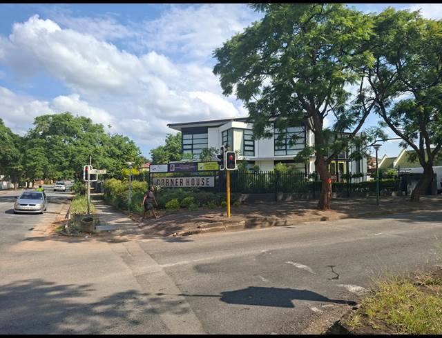 143M² OFFICE TO LET IN SONHEUWEL