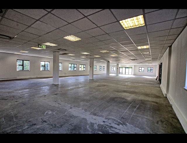 712.90M² OFFICE TO LET IN BRYANSTON