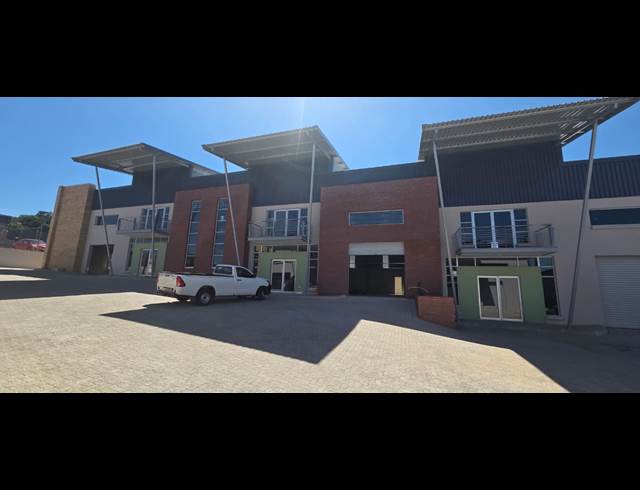 227M² WAREHOUSE TO LET IN RIVERSIDE PARK
