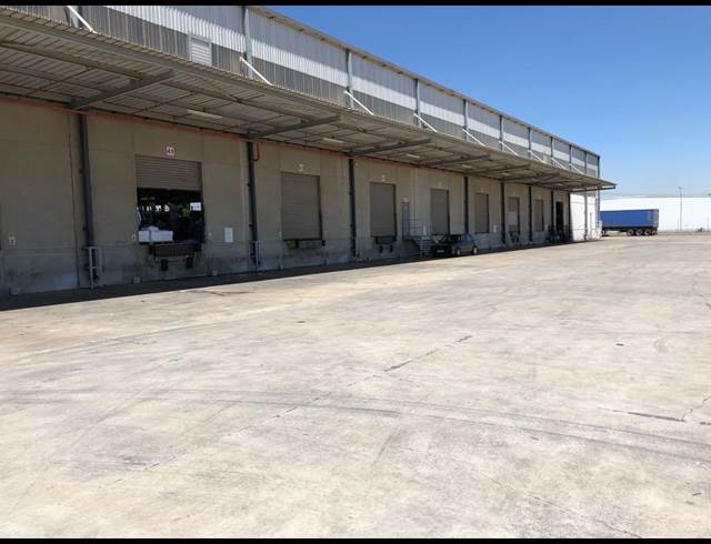 15,000M² WAREHOUSE TO LET IN GOSFORTH PARK