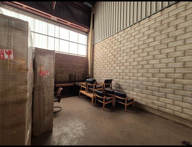 490M² WAREHOUSE TO LET IN DRIEHOEK