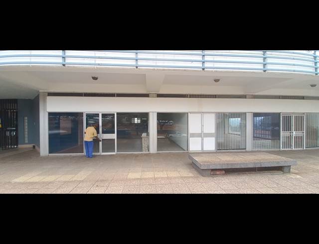 320M² RETAIL TO LET IN BORDEAUX