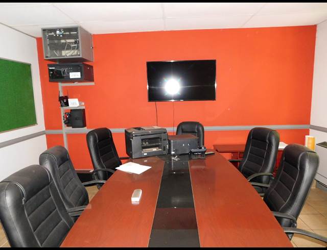 132M² OFFICE TO LET IN BORDEAUX