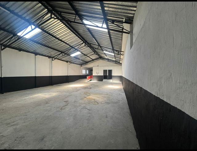 290M² WAREHOUSE TO LET IN SEBENZA