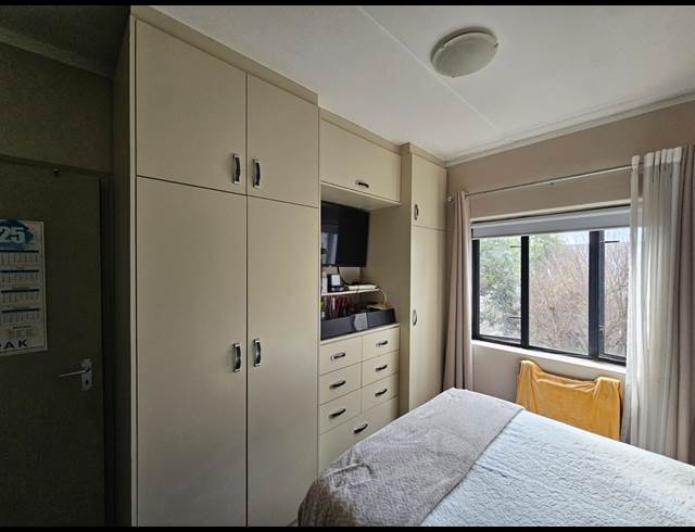1 BEDROOM APARTMENT TO LET IN PINELANDS